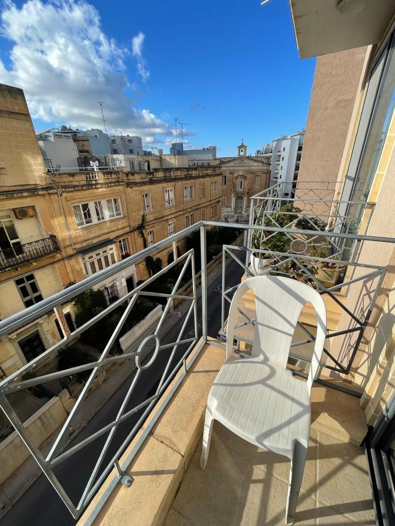Simons Apartments Minutes Away From Balluta Bay And St Julians Sliema Kültér fotó