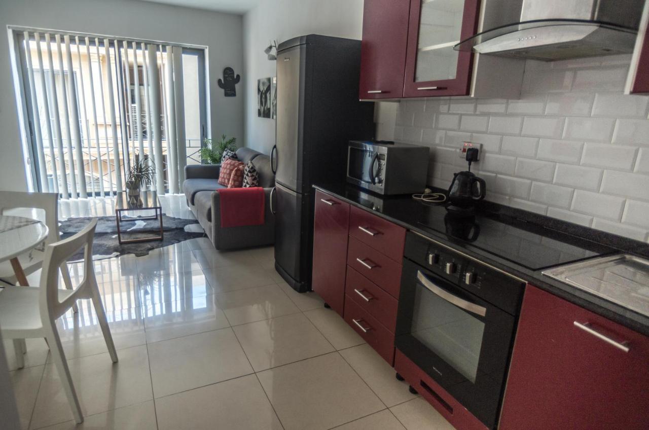 Simons Apartments Minutes Away From Balluta Bay And St Julians Sliema Kültér fotó