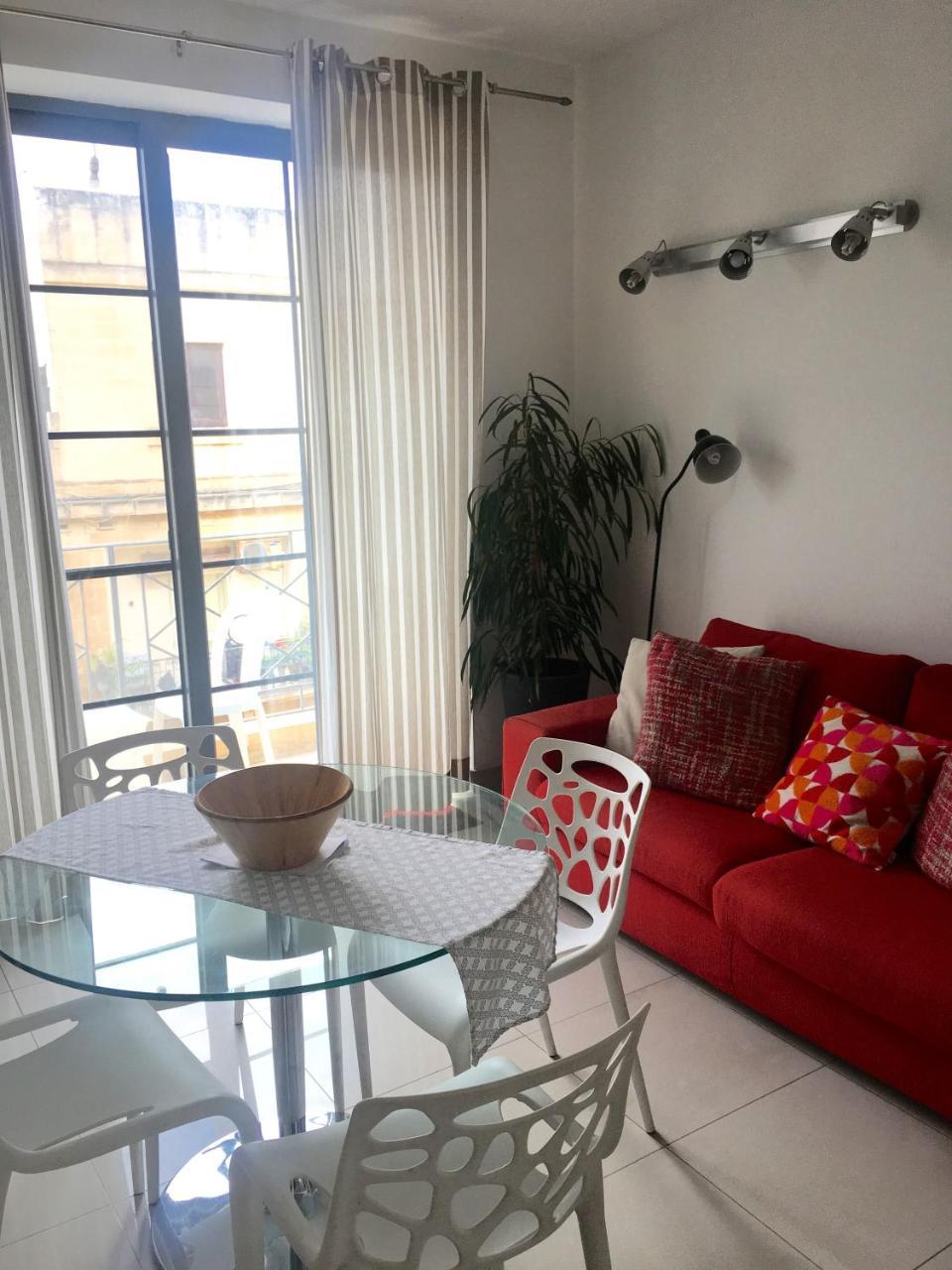 Simons Apartments Minutes Away From Balluta Bay And St Julians Sliema Kültér fotó